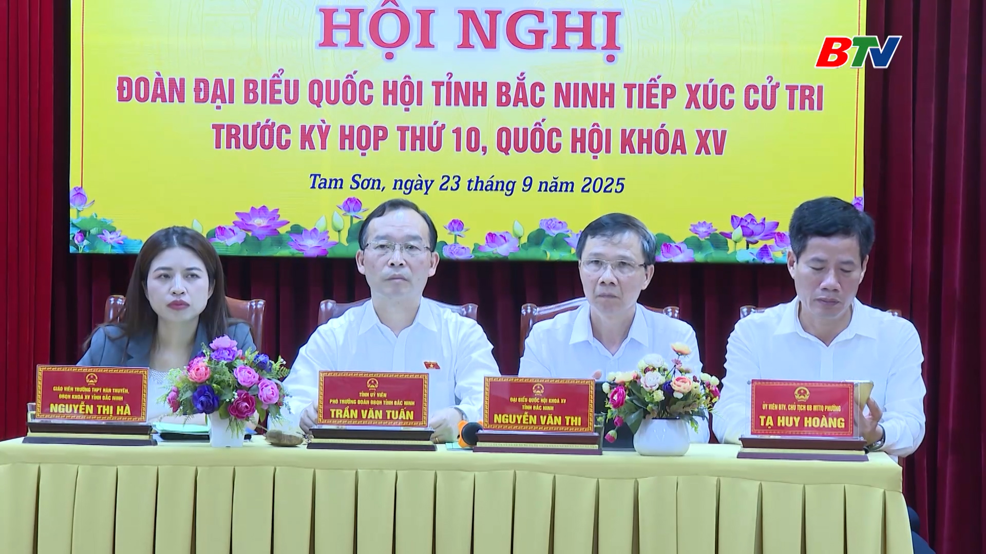 Đoàn đại biểu Quốc hội tỉnh tiếp xúc cử tri tại phường Tam Sơn